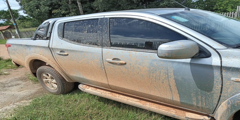 Polícia Militar resgata família e recupera caminhonete roubada em Plácido de Castro