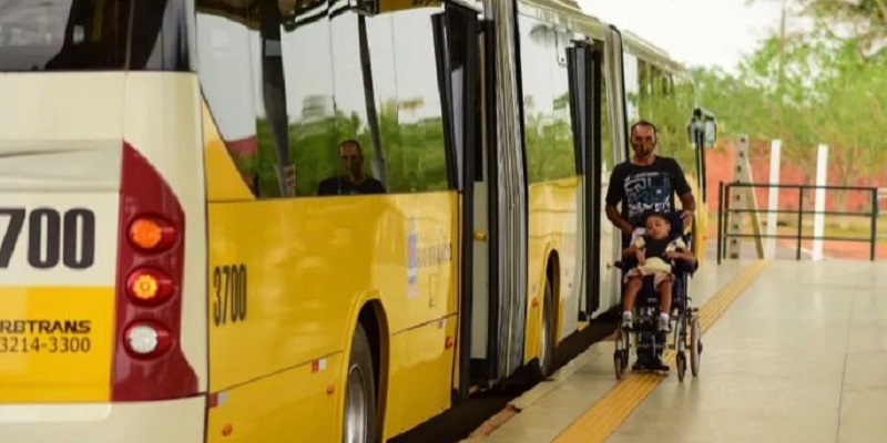 Bocalom anuncia nova empresa para assumir transporte coletivo