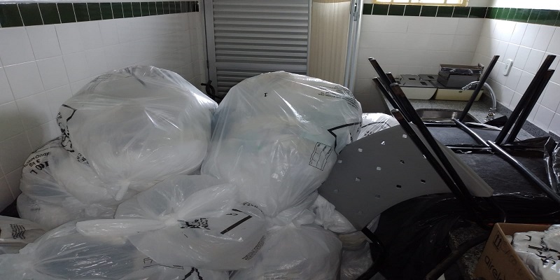 Conselho de Medicina constata lixo acumulado em unidade de saúde