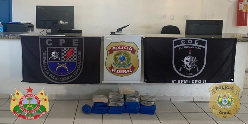 Homens peruanos são presos com 20 kg de cocaína no rio Juruá