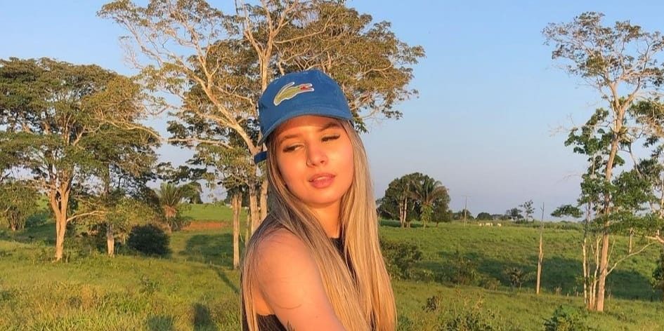 UMA MULHER CONSEGUE EXPRESSAR A SUA BELEZA DE DIVERSAS FORMAS COM NATURALIDADE…