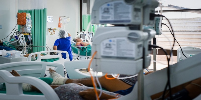 Dos 15 pacientes em UTI da covid-19 no Acre nenhum completou esquema vacinal