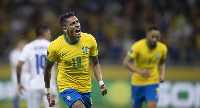 Em noite de experiências, Brasil goleia o Paraguai nas Eliminatórias