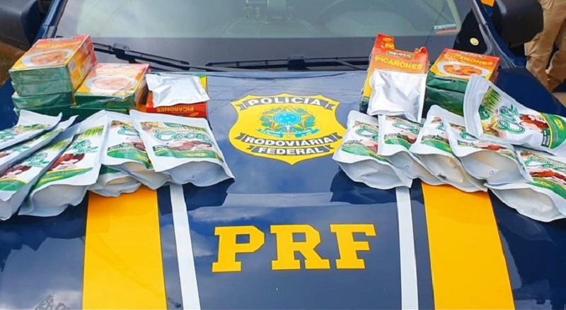 Homens são presos com 17 kg de cocaína líquida na BR-317, no Acre