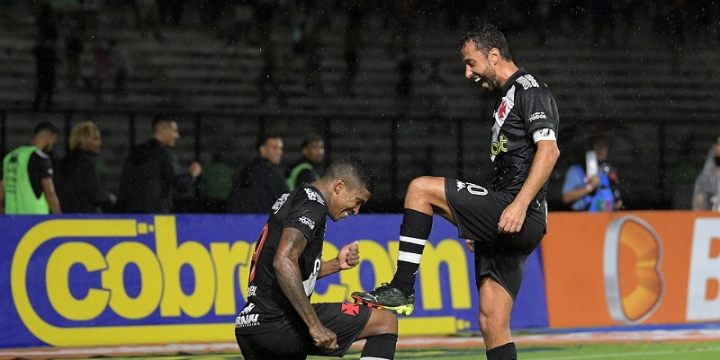 Com show de Nenê, Vasco derrota Bangu no Estadual do Rio
