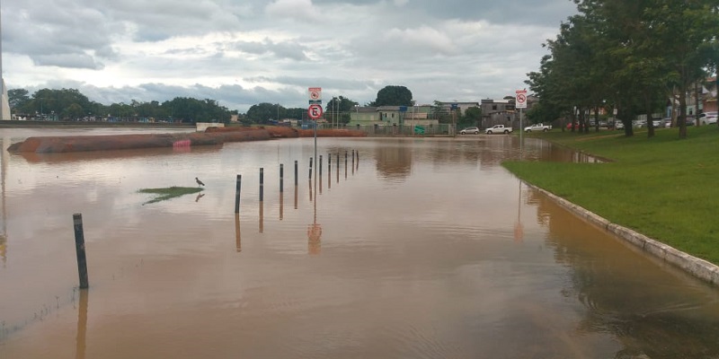 Em Rio Branco, quatro bairros são atingidos pela cheia do rio Acre; nenhum família desabrigada