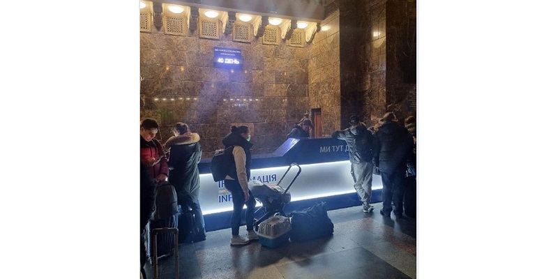 Embaixada do Brasil em Kiev anuncia trem para retirada de brasileiros