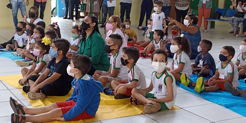 Mesmo em meio a greve, aulas do município retornaram nesta segunda-feira