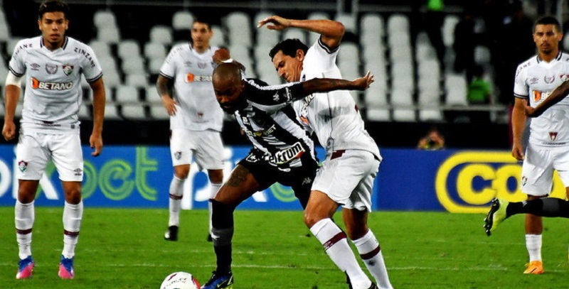 Fluminense e Botafogo decidem quem pega o Flamengo na final