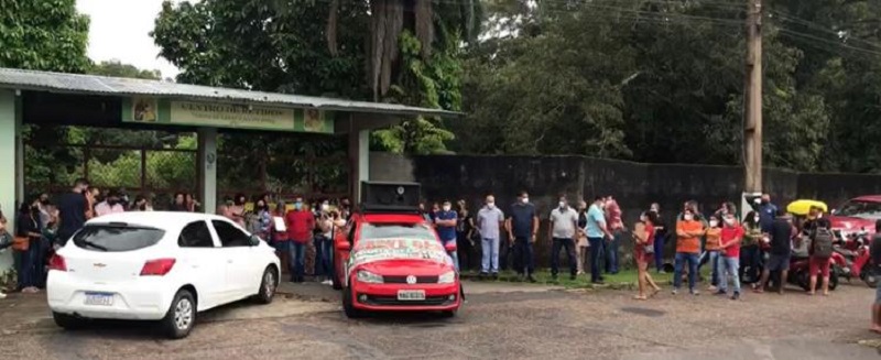 Em Cruzeiro do Sul, professores estaduais protestam nesta segunda