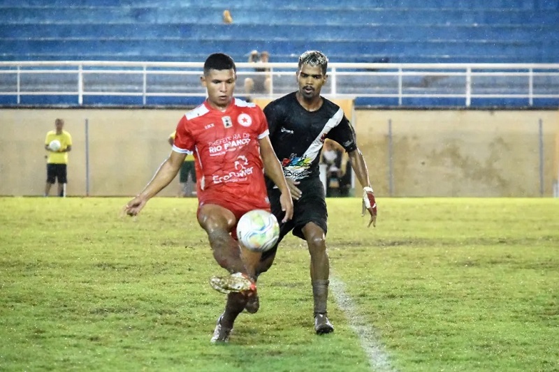 Rio Branco leva susto, mas se recupera e goleia Vasco pelo Campeonato Acreano
