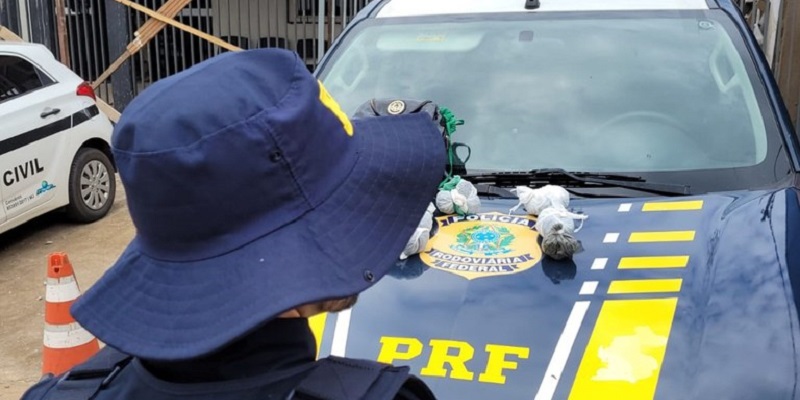 Em Rio Branco, PRF apreende cerca de 300 g de maconha “skunk”