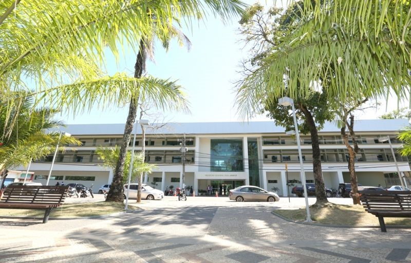 Rio Branco recebe tablets que serão entregues aos alunos municipais