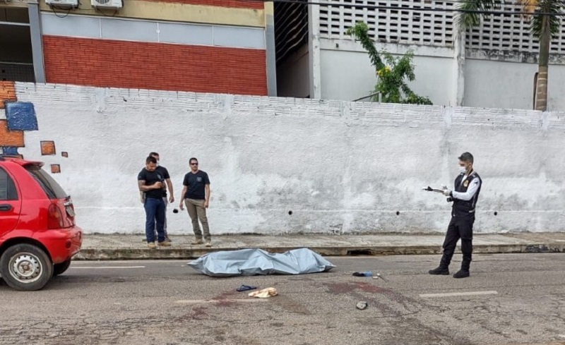 Homem é morto com dois tiros na manhã desta terça-feira na capital