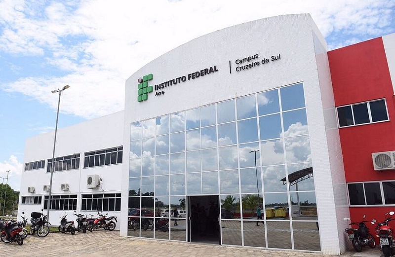 Ifac abre vagas remanescentes de cursos superiores em quatro câmpus