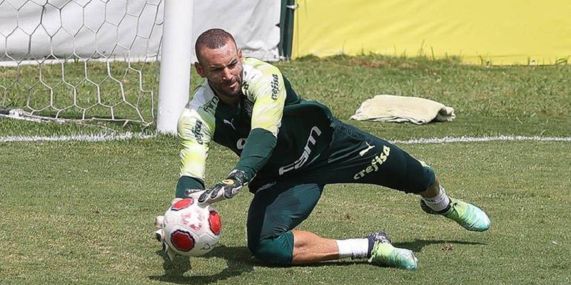 Convocado, Weverton pode perder três jogos no mata-mata do Paulistão