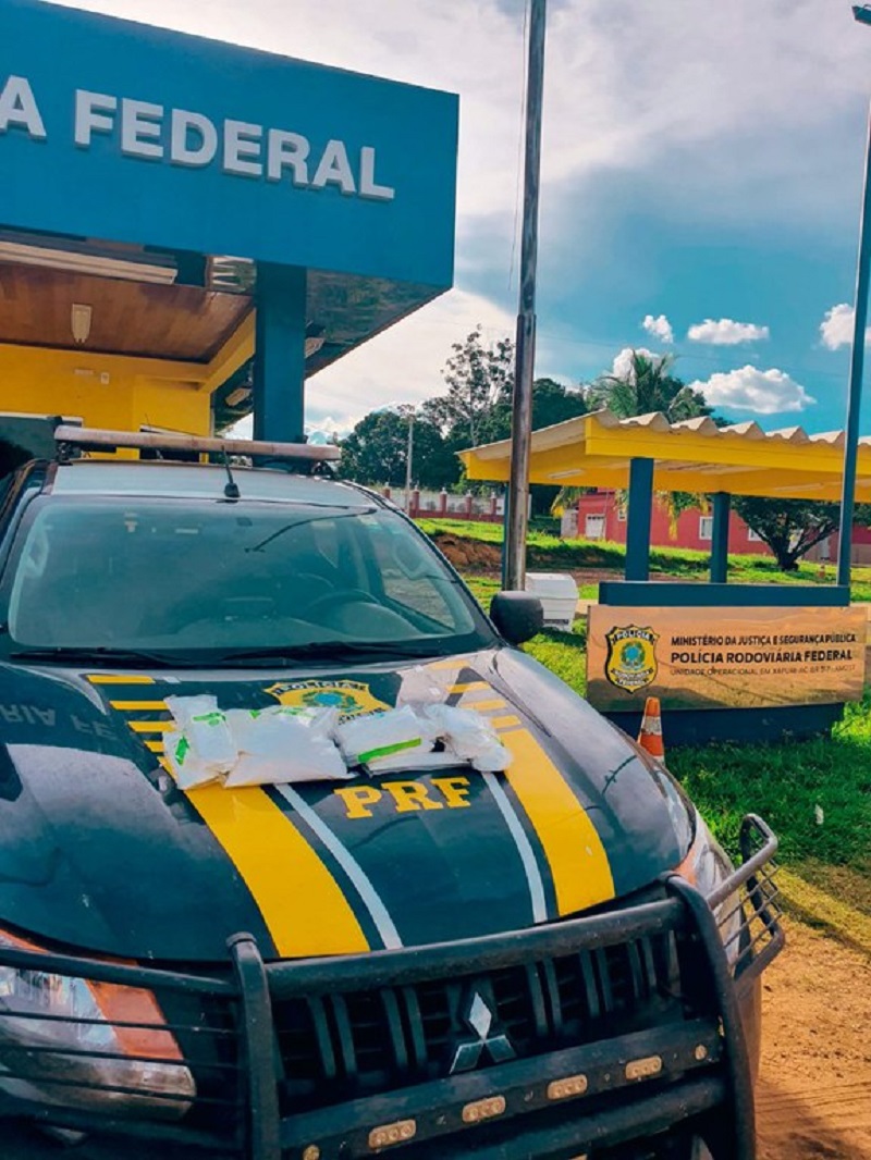 PRF apreende cocaína transportada por estrangeiros em Xapuri