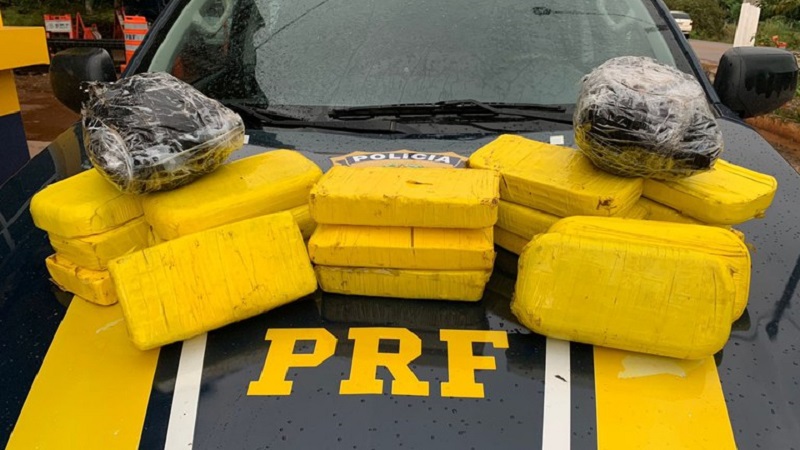 Homem é preso com 22 kg de drogas na BR-317, no Acre