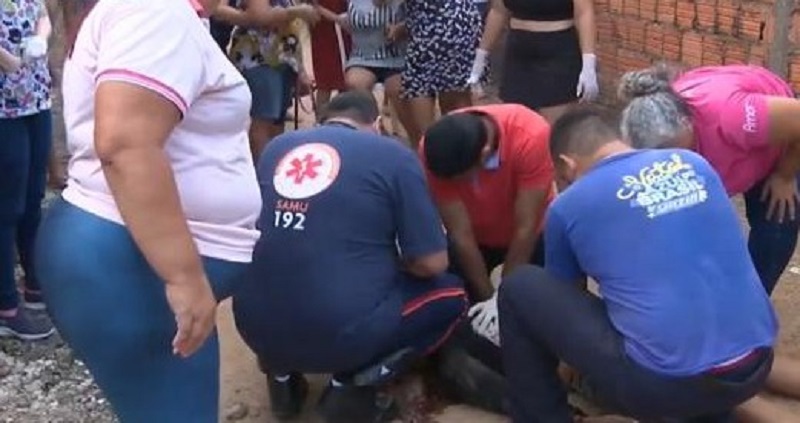 Homem é morto a tiros ao lado de uma igreja no bairro Belo Jardim