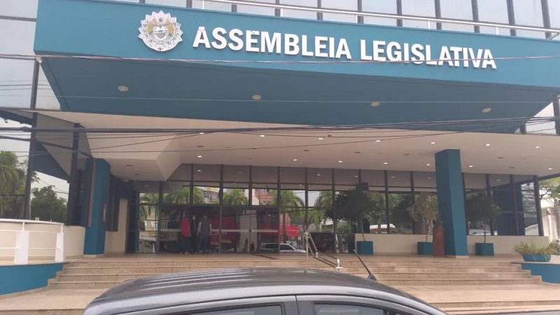 Servidores da Educação do Acre decidem suspender greve