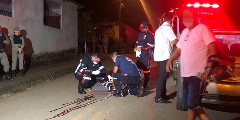 Em Rio Branco, homem é morto a pauladas e golpes de faca