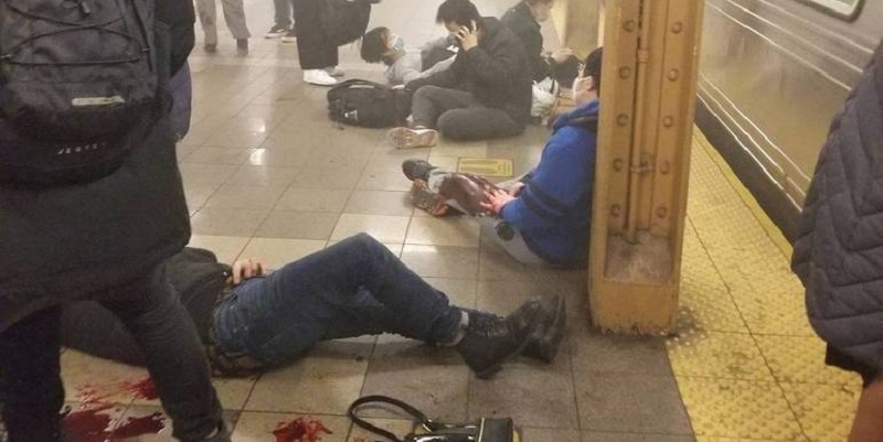 Tiroteio no metrô de Nova York deixa várias pessoas feridas