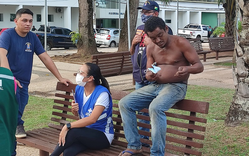 “Pai me dá um real” é retirado das ruas e internado no Pronto Socorro