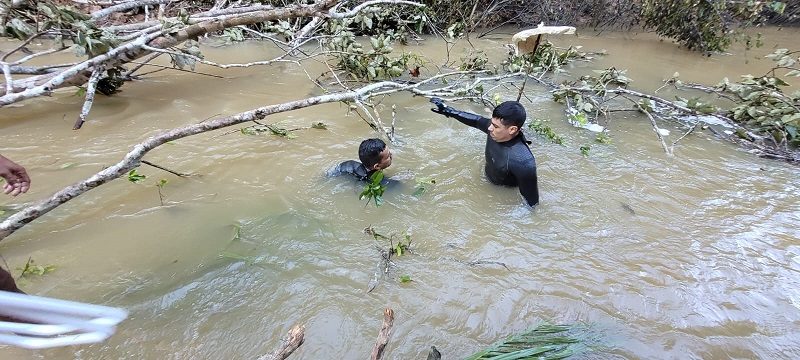 Corpo de sargento é encontrado após árvore cair em embarcação