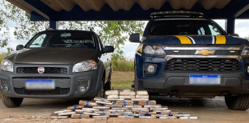 PRF Acre apreende 50 kg de cocaína em caminhão-cegonha