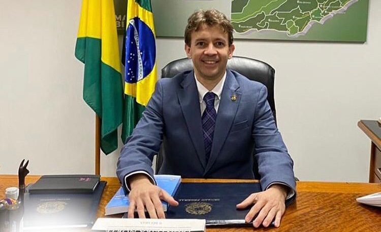 Após afastamento de Márcio Bittar, Eduardo Velloso assume vaga no Senado Federal