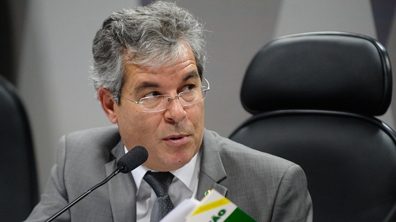 Jorge Viana permanece na liderança em pesquisa para o Senado Federal no Acre