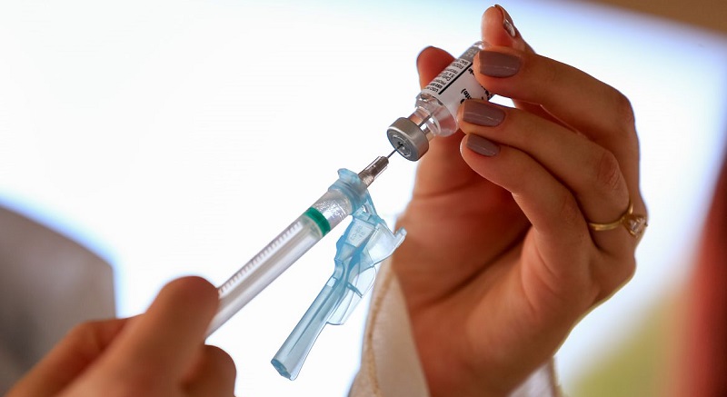 Pessoas a partir de 50 anos poderão tomar a quarta dose da vacina contra a covid-19