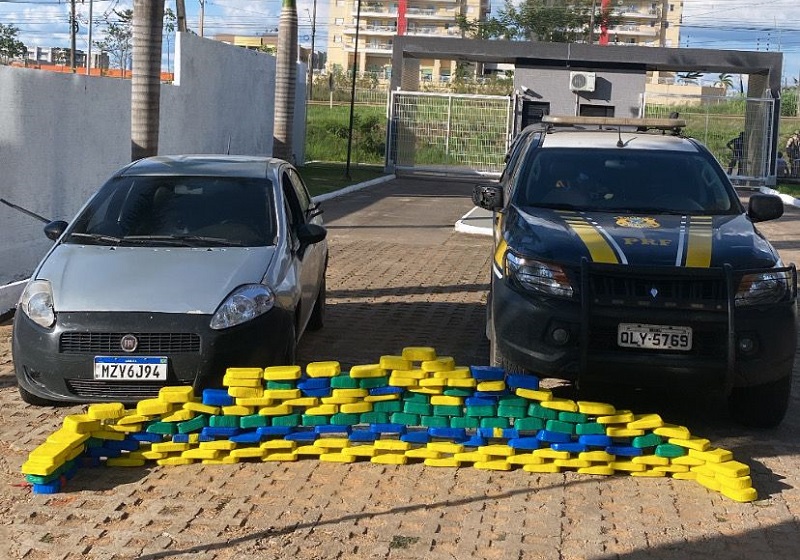 Homem é preso com 155 kg de cocaína na BR-364, no Acre