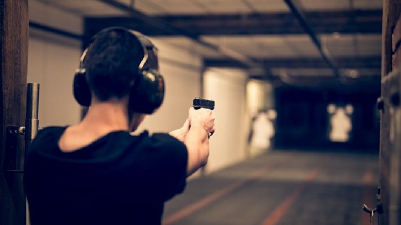 Gladson Cameli revoga lei que concedia porte de armas a atiradores desportivos