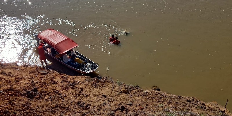 Homem que caiu com carro no rio Juruá continua desaparecido no Acre