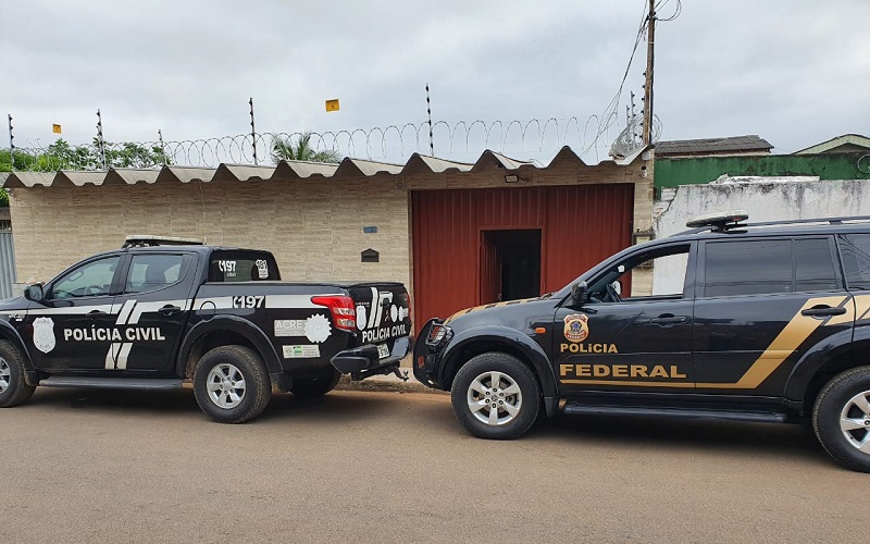 Em Rio Branco, dupla é presa por armazenar material ilícito em casa