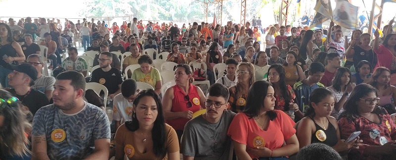 Bocalom reúne milhares de pessoas em apoio a Petecão, Márcia e Bolsonaro