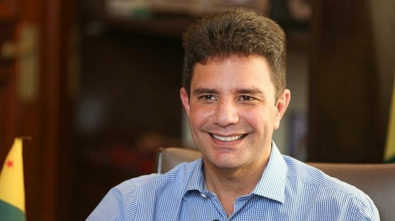 Gladson Cameli tem quase 50% das intenções de voto entre o público evangélico do Acre