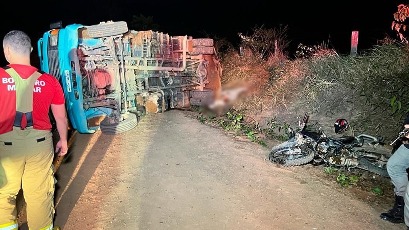 Homem de 33 anos morre esmagado pelo próprio caminhão na BR-317