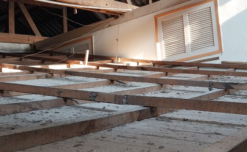 Em Sena Madureira, forro de Hospital João Câncio Fernandes desabafa em cima de pacientes