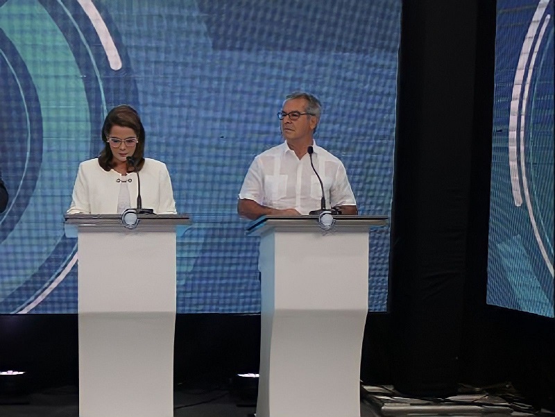 Jorge Viana e Mara Rocha discutem em debate: “muda o disco, senão daqui a pouco tu vai estar apresentando jornal”