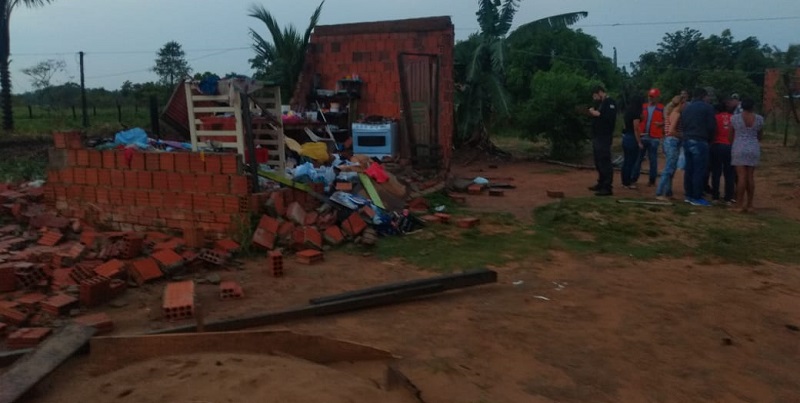 Em Rio Branco, bebê de seis meses morre após ser arremessado durante desabamento