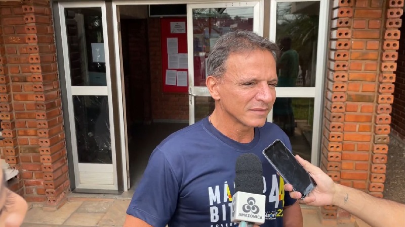 Márcio Bittar é o primeiro candidato ao Governo do Acre a votar neste domingo