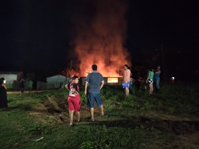 Grupo de organização criminosa incendeia casas no município de Manoel Urbano