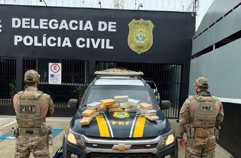 Dupla é presa na BR-317, em Senador Guiomard, com 20 kg de skunk