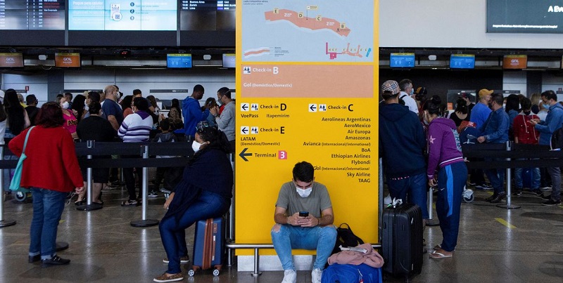 Máscaras em aviões e aeroportos são obrigatórias a partir desta sexta-feira