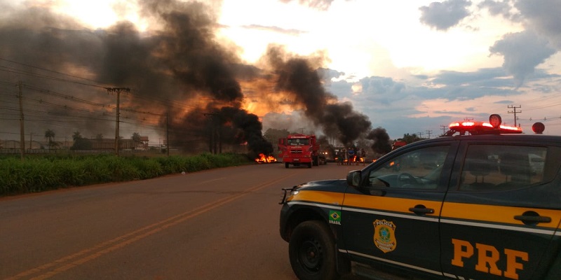 Acre segue com duas rodovias interditadas em três municípios no interior do Estado