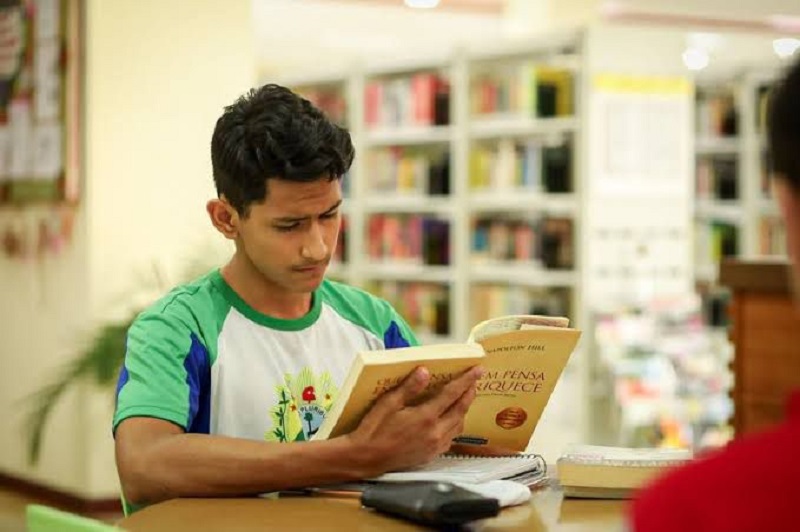 Concurso de redação e poesia para estudantes de escolas públicas é lançado no Acre