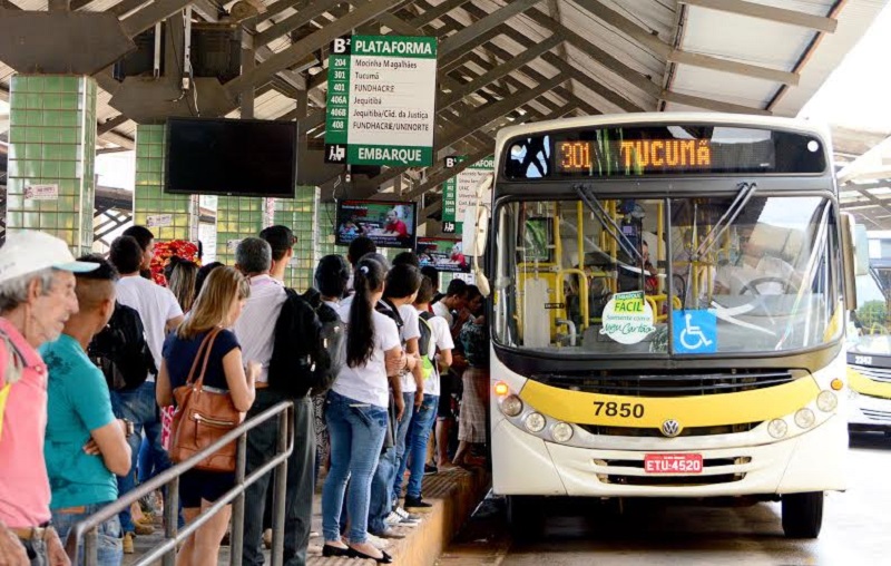 Em Rio Branco, ônibus voltam a operar com 100% da frota após desbloqueio da BR-364