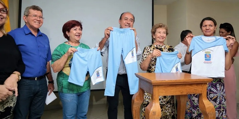 Prefeitura de Rio Branco vai fornecer uniformes escolares gratuitos; 25 mil kits distribuídos aos alunos